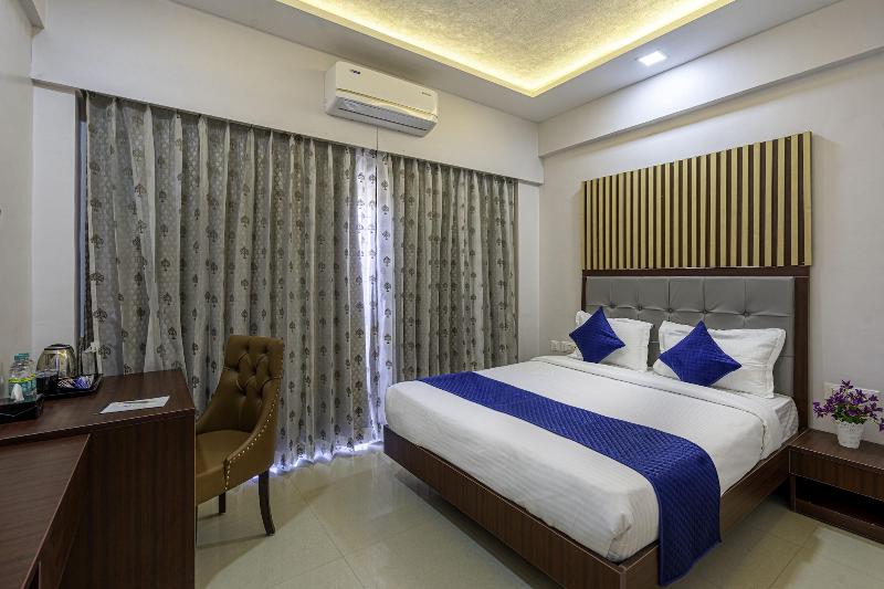 Staybird Divine Suites Business Hotel image