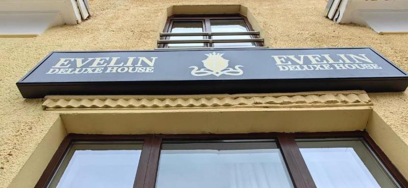 Evelin Deluxe House image