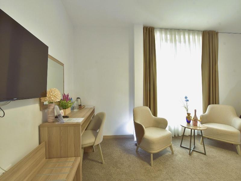 Evelin Deluxe House image