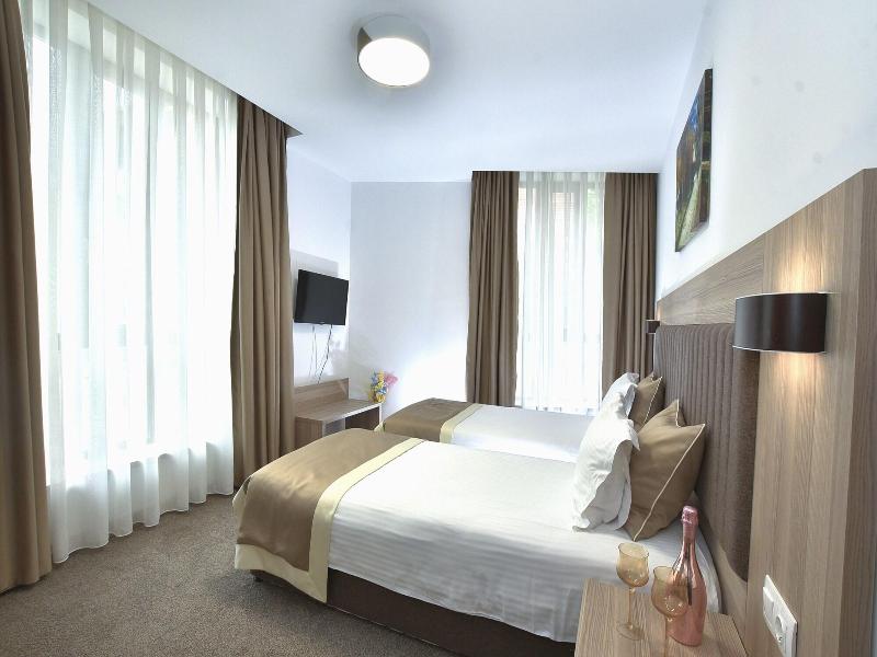 Evelin Deluxe House image
