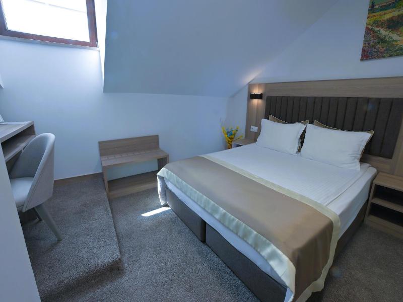 Evelin Deluxe House image