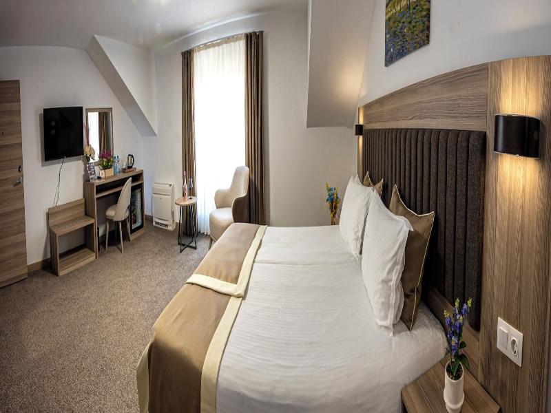 Evelin Deluxe House image