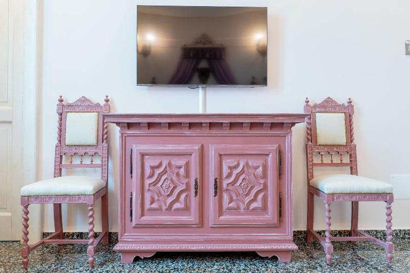 The Crown Palace image