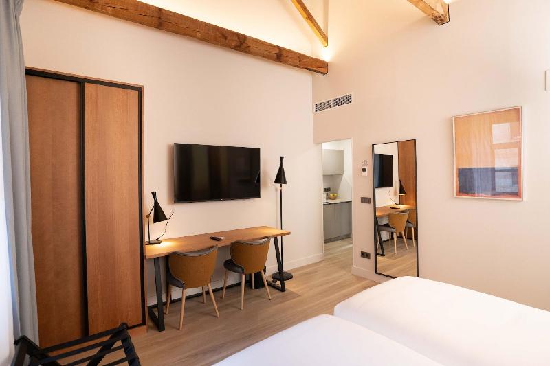 Prisma Suites image