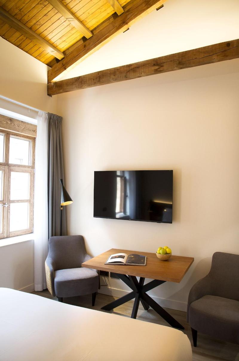 Prisma Suites image