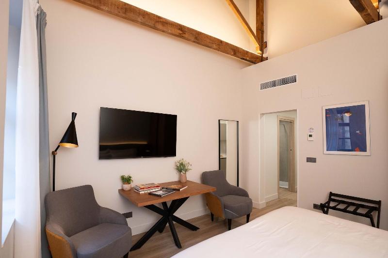 Prisma Suites image