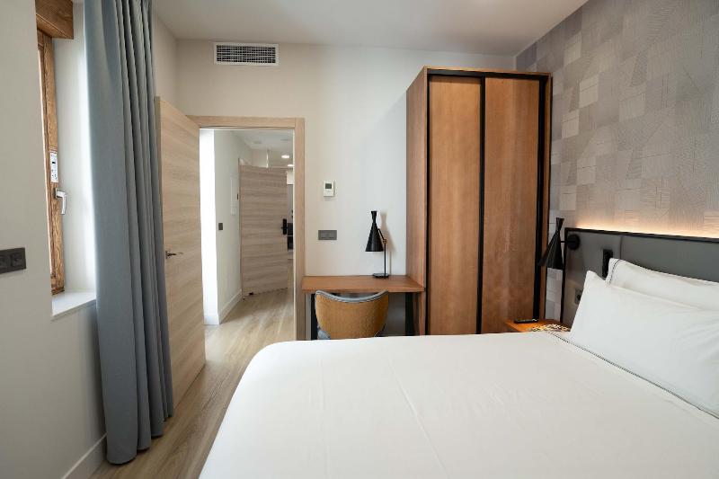 Prisma Suites image