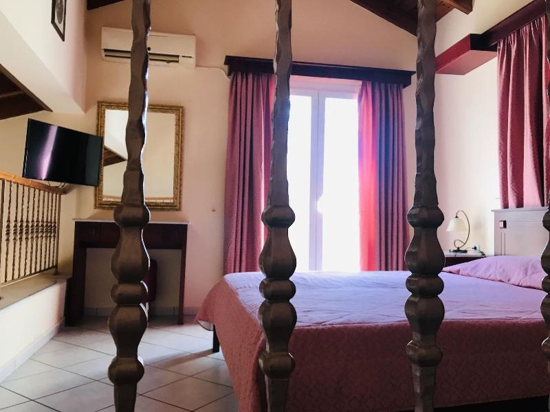 Room In Apartment L Eremo Luxury Messonete image