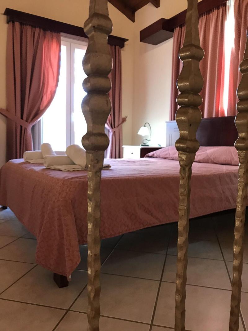Room In Apartment L Eremo Luxury Messonete image
