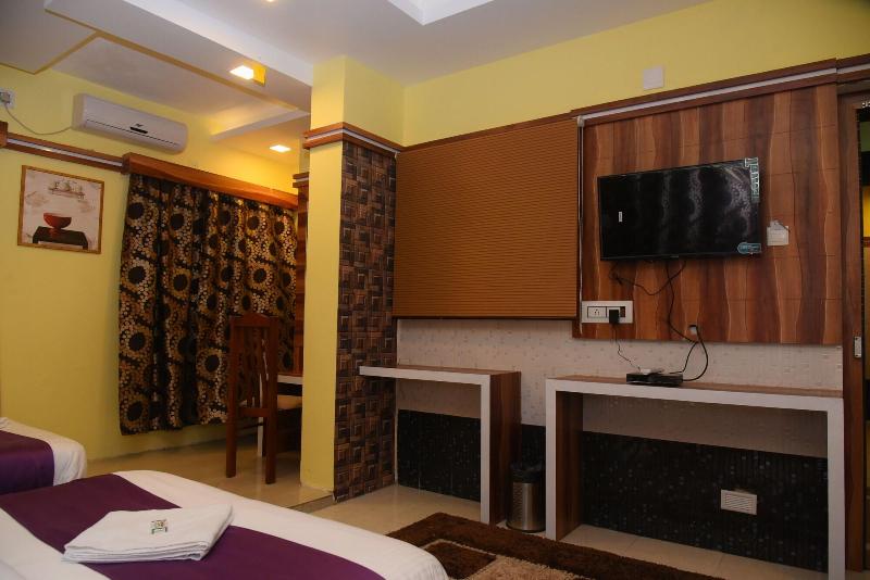 Hotel Royal Inn image