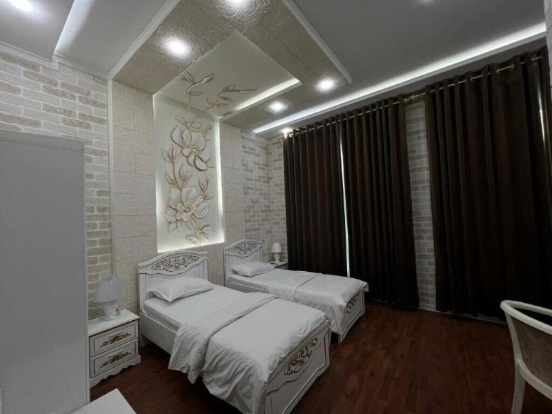 Ideal Hotel image