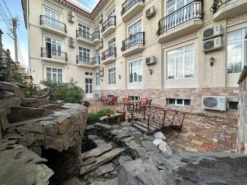 Ideal Hotel image