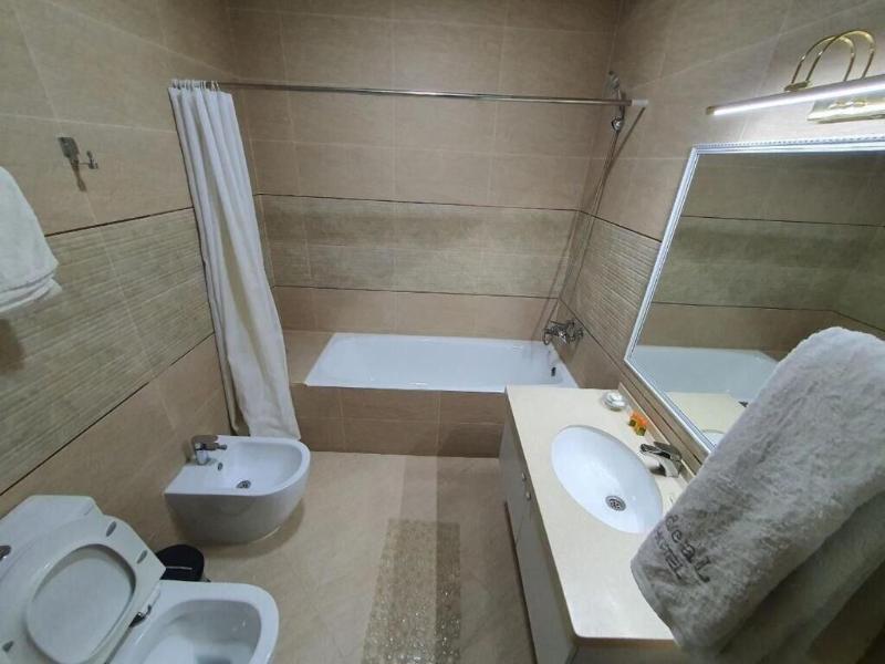 Ideal Hotel image