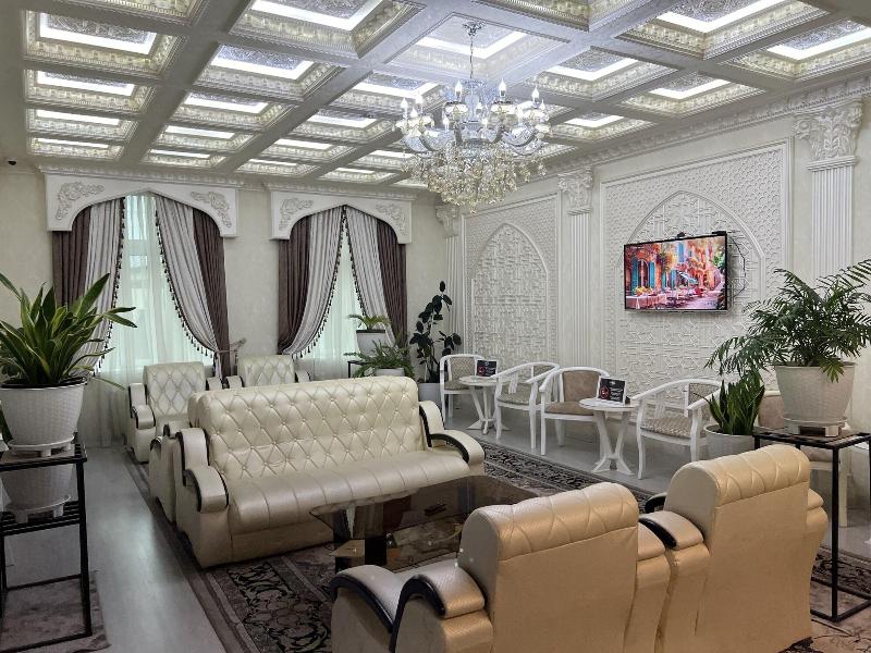 Ideal Hotel image