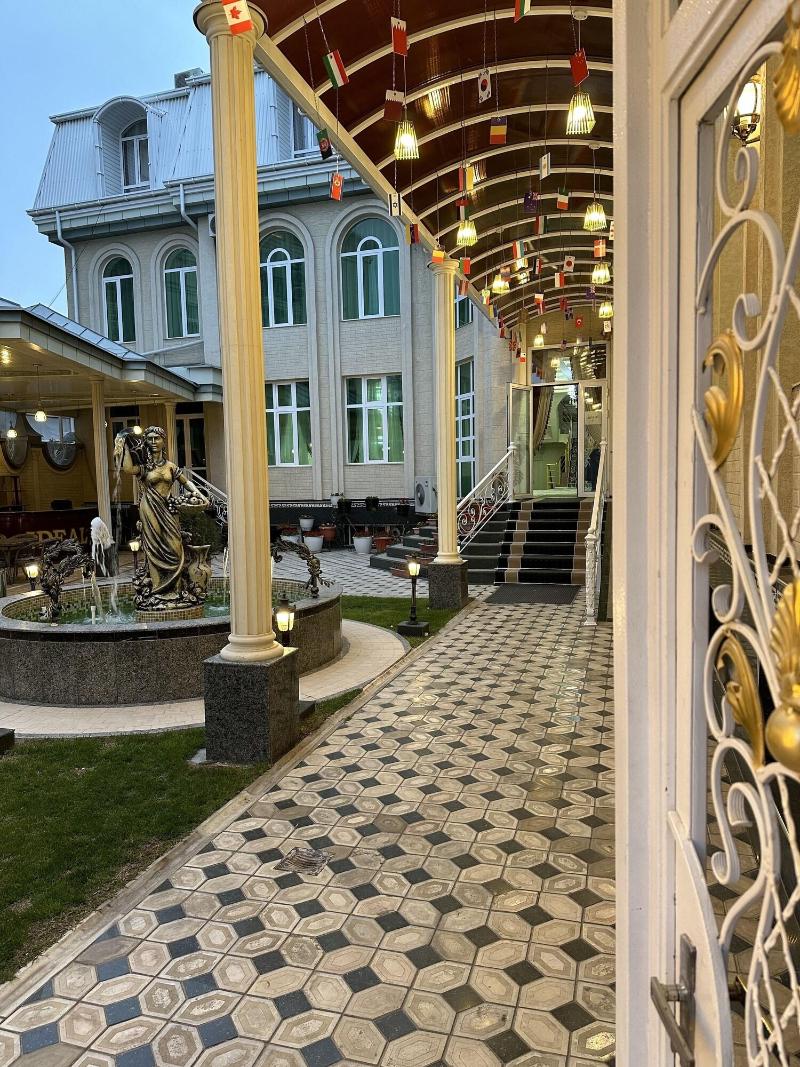 Ideal Hotel image