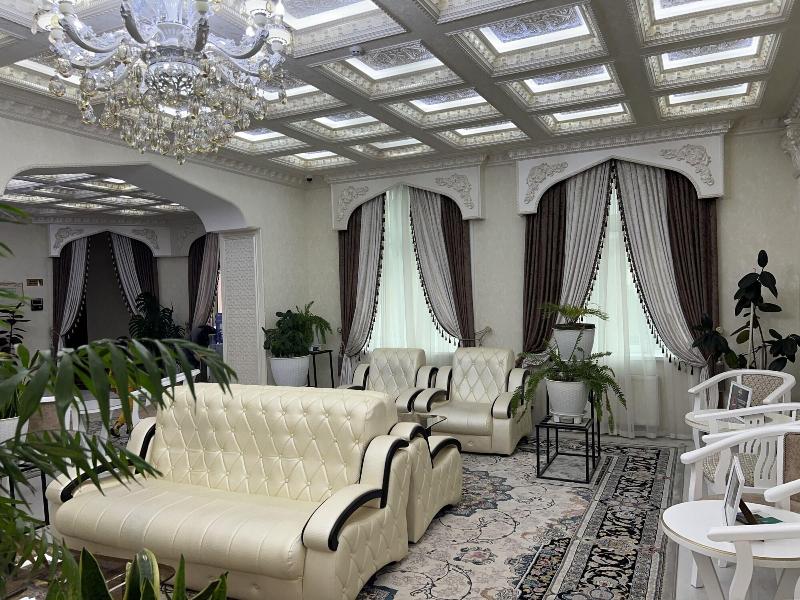 Ideal Hotel image