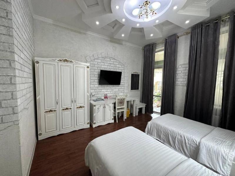 Ideal Hotel image