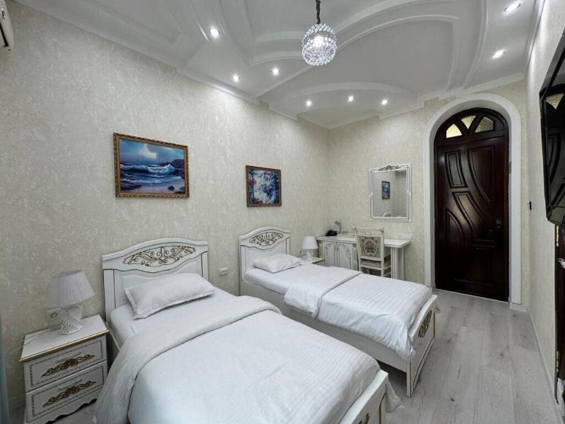 Ideal Hotel image
