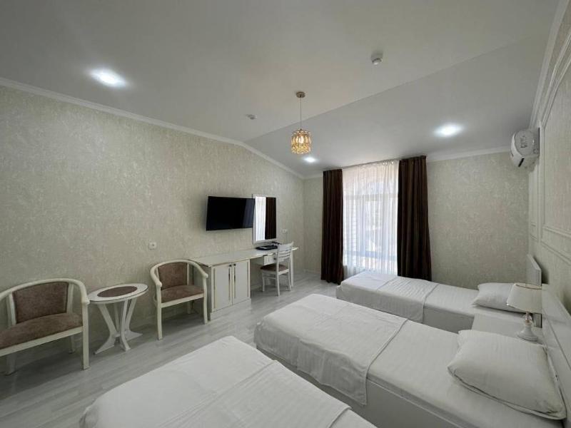 Ideal Hotel image
