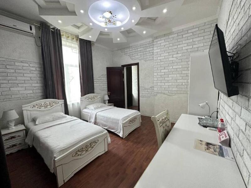 Ideal Hotel image