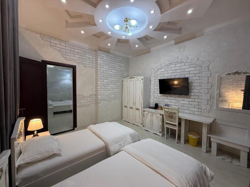 Ideal Hotel image