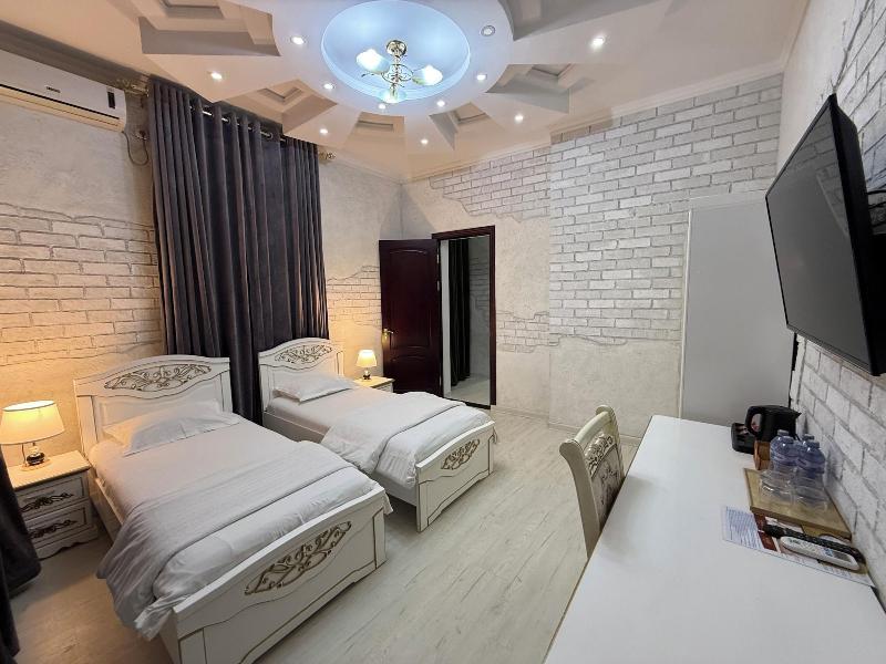 Ideal Hotel image
