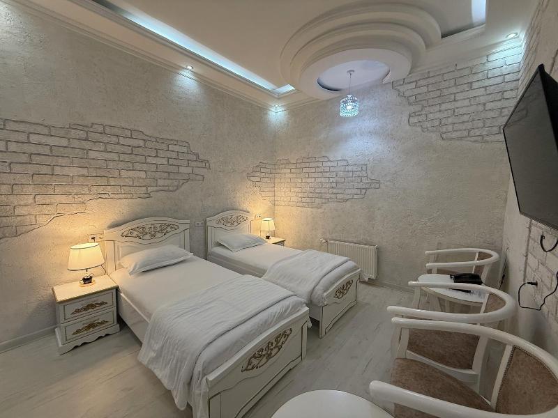 Ideal Hotel image