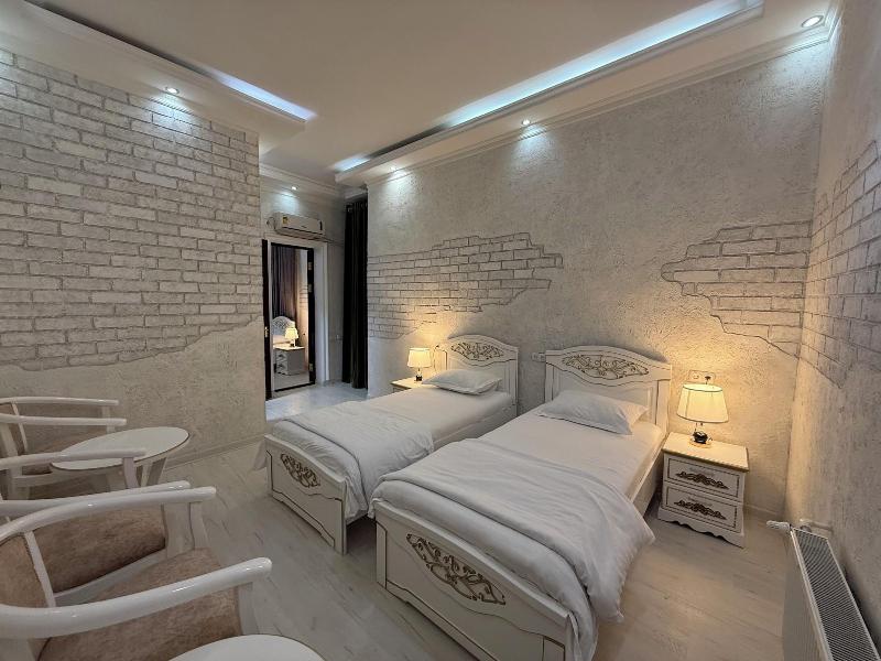 Ideal Hotel image