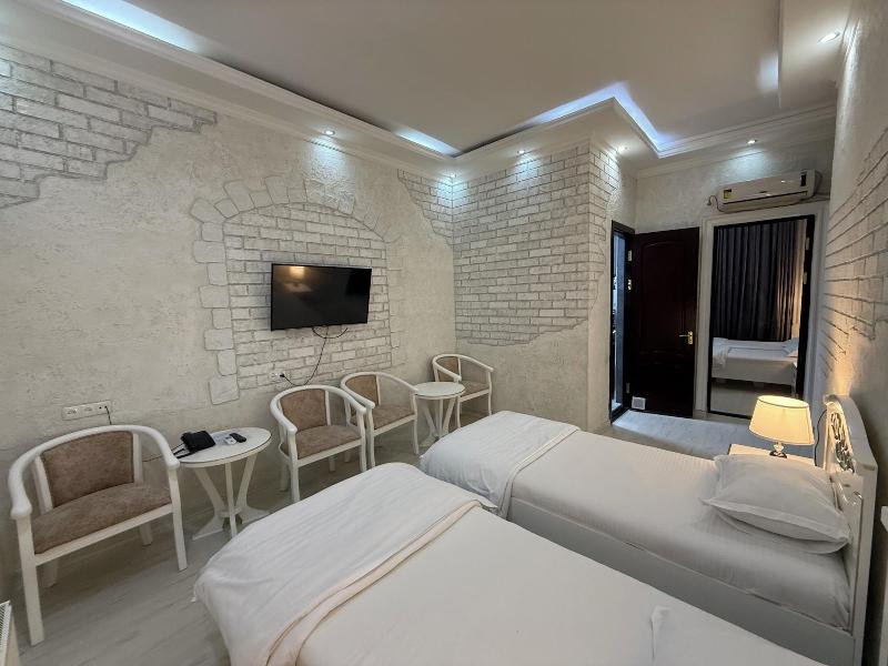 Ideal Hotel image