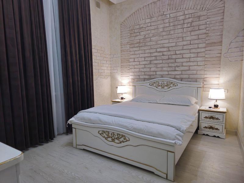 Ideal Hotel image