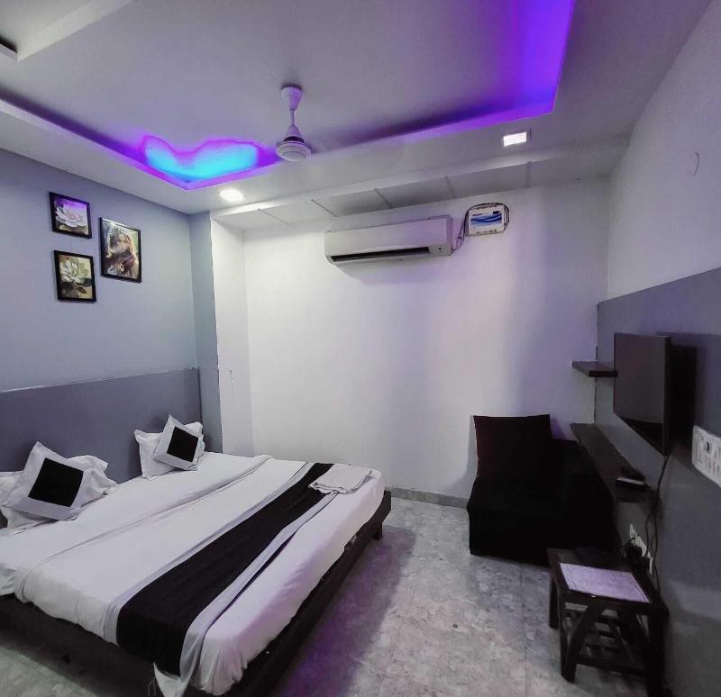 Hotel Season Grand Couple Friendly Pitampura image