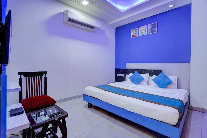 Hotel Season Grand Couple Friendly Pitampura image
