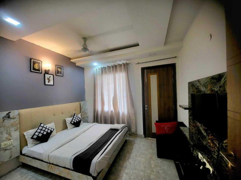Hotel Season Grand Couple Friendly Pitampura image