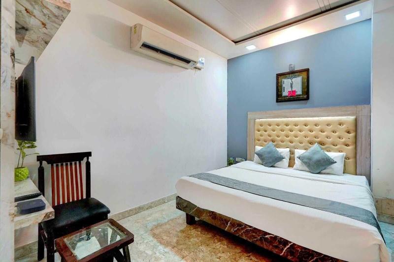 Hotel Season Grand Couple Friendly Pitampura image