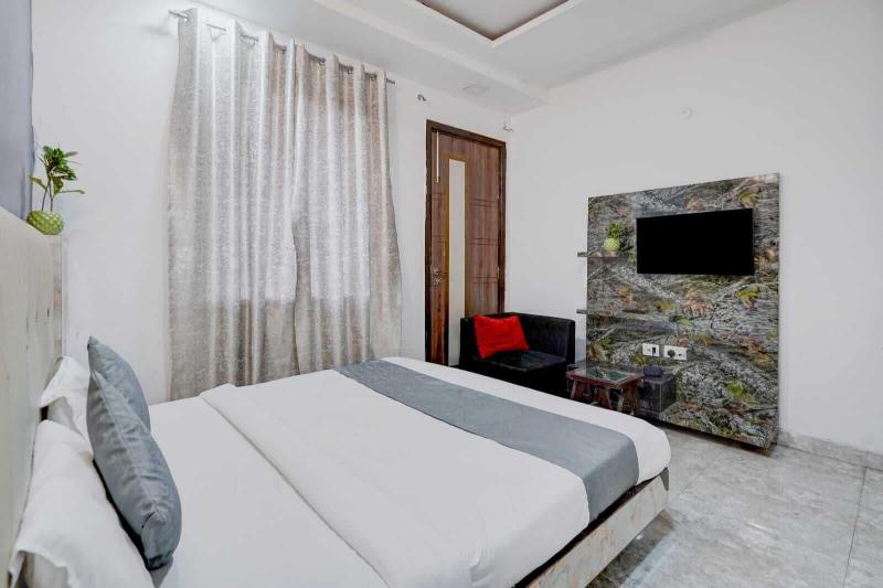 Hotel Season Grand Couple Friendly Pitampura image