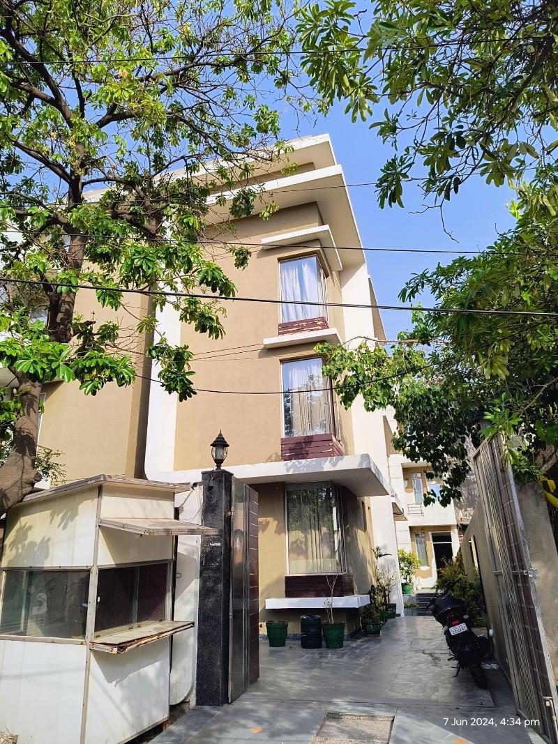 Hotel Admire Inn Noida Sector 50 image