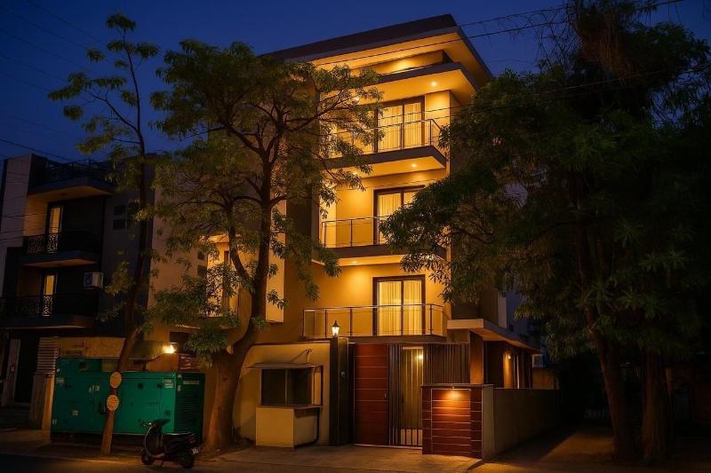 Hotel Admire Inn Noida Sector 50 image