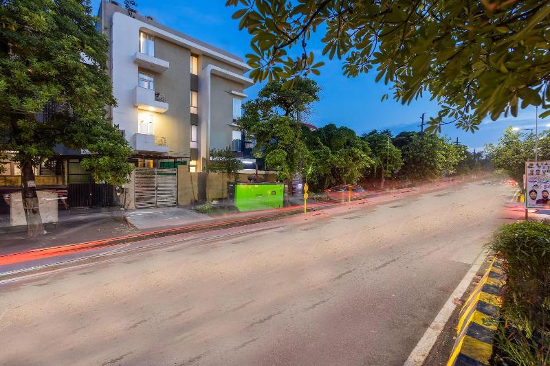 Hotel Admire Inn Noida Sector 50 image