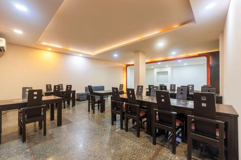 Hotel Admire Inn Noida Sector 50 image