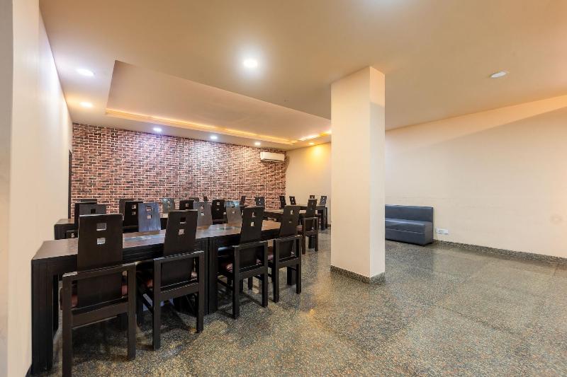 Hotel Admire Inn Noida Sector 50 image