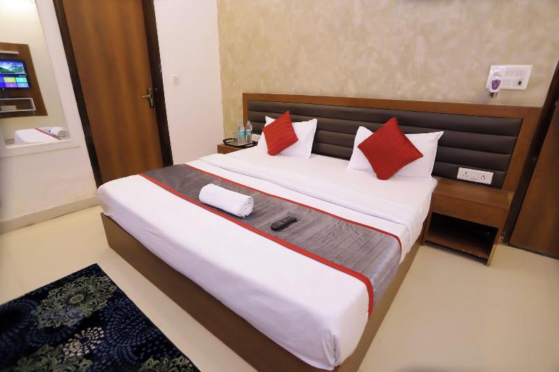 Hotel Admire Inn Noida Sector 50 image