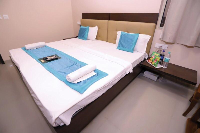 Hotel Admire Inn Noida Sector 50 image