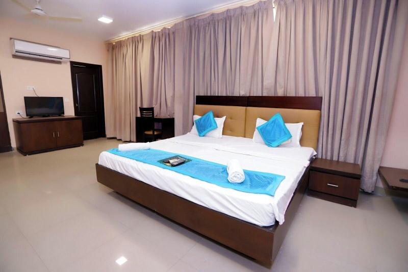 Hotel Admire Inn Noida Sector 50 image