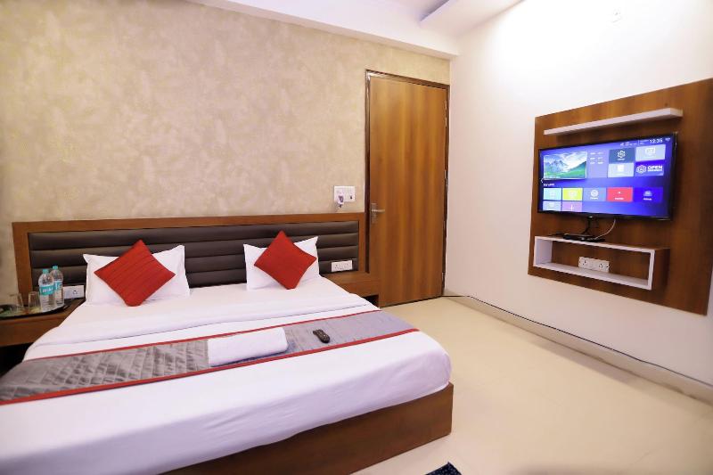 Hotel Admire Inn Noida Sector 50 image