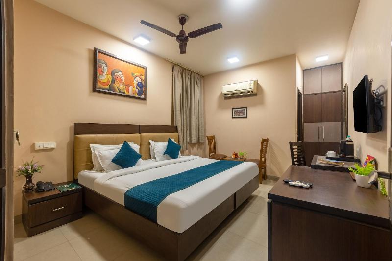 Hotel Admire Inn Noida Sector 50 image