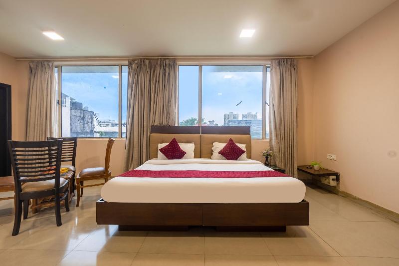 Hotel Admire Inn Noida Sector 50 image