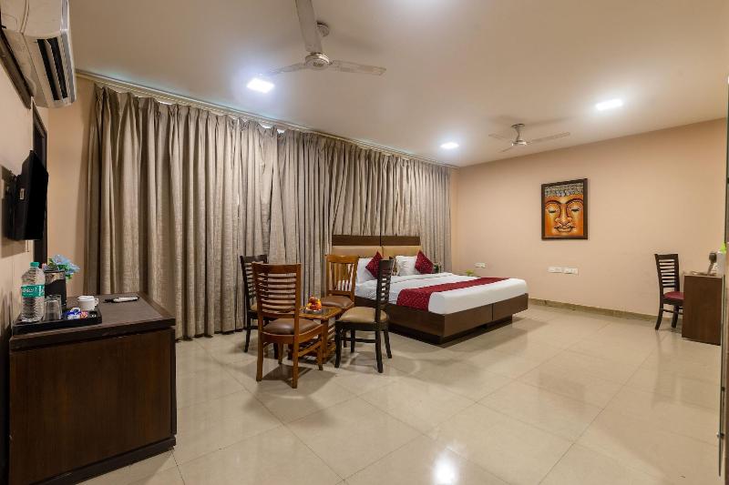 Hotel Admire Inn Noida Sector 50 image