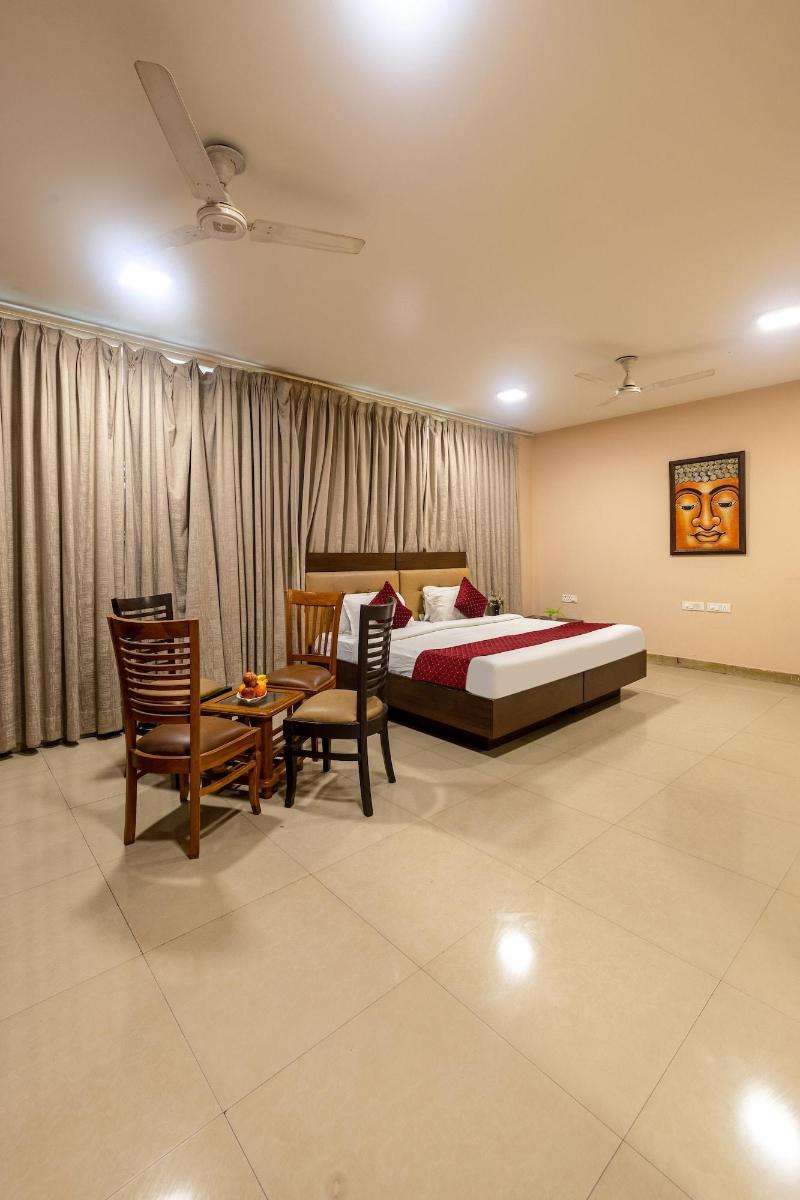 Hotel Admire Inn Noida Sector 50 image