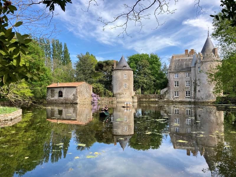 Cha Teau De La Preuille image