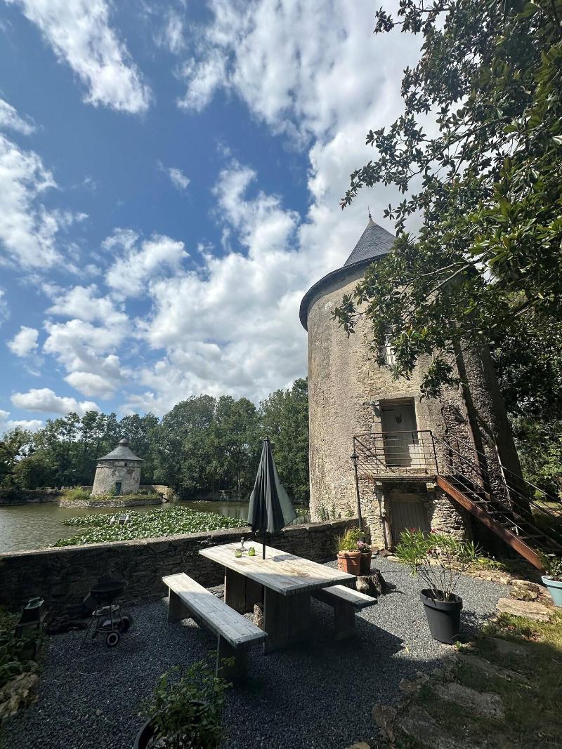 Cha Teau De La Preuille image
